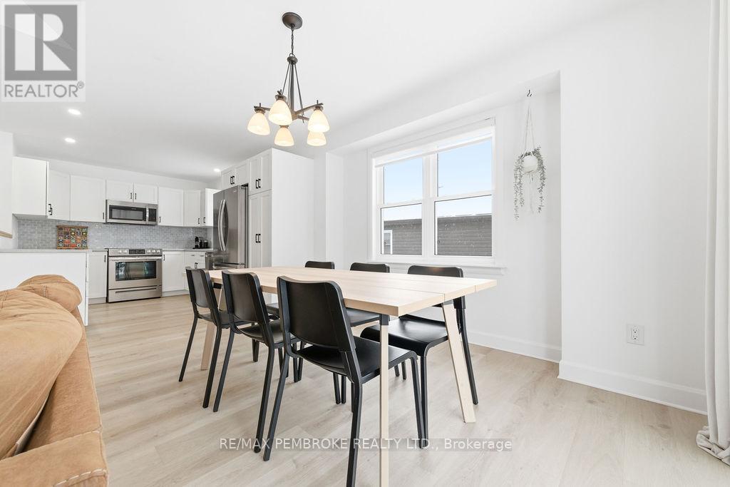 38 Terrance Drive, Petawawa, Ontario  K8H 0H3 - Photo 21 - X12902570