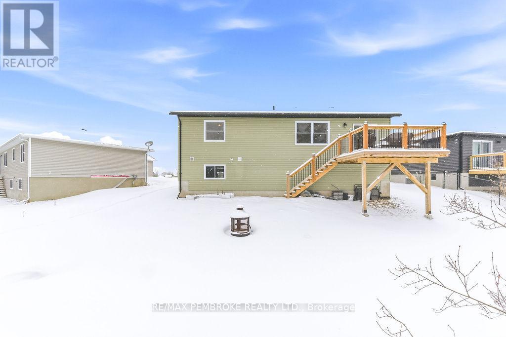 38 Terrance Drive, Petawawa, Ontario  K8H 0H3 - Photo 31 - X12902570