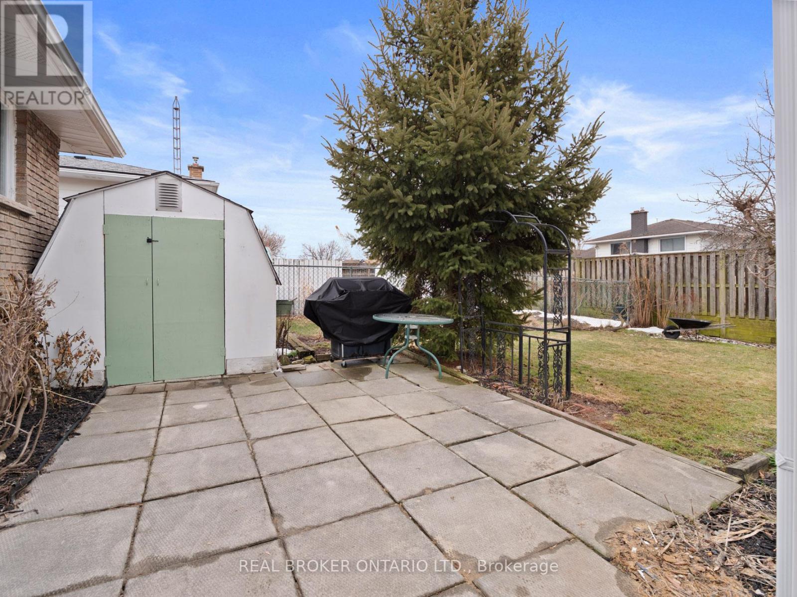 20 Brackencrest Road, St. Catharines, Ontario  L2P 3K8 - Photo 33 - X12849650