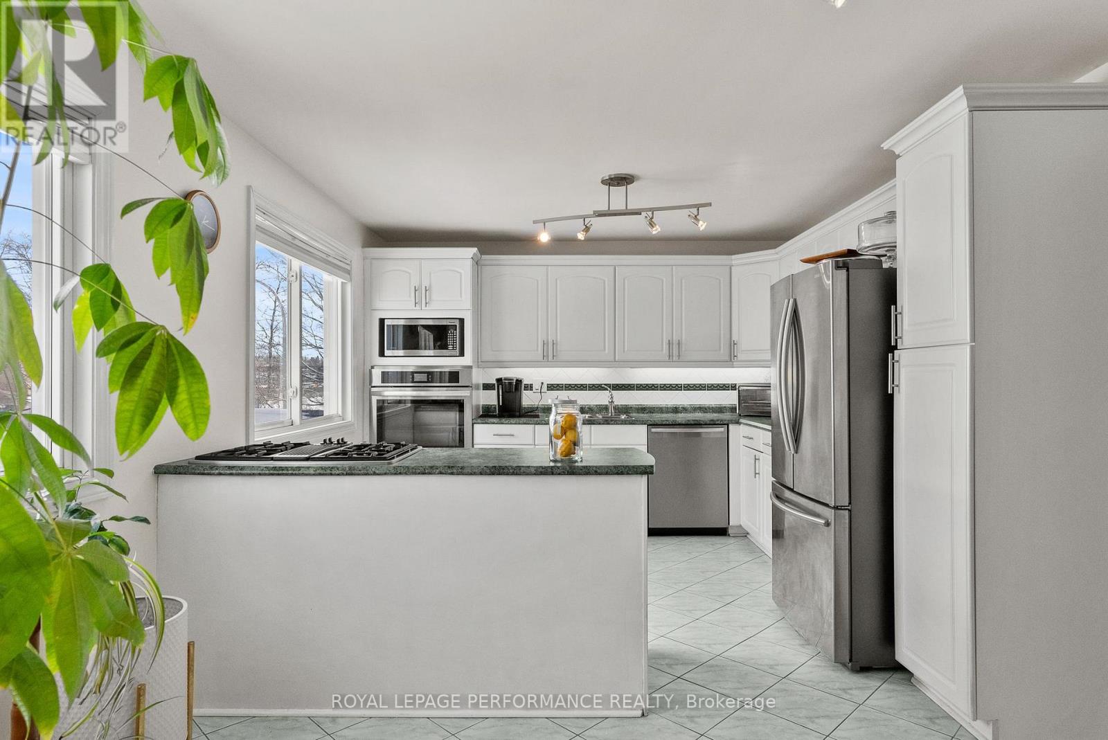 6919 Du Bois Avenue, Ottawa, Ontario  K1C 5L3 - Photo 10 - X12902536