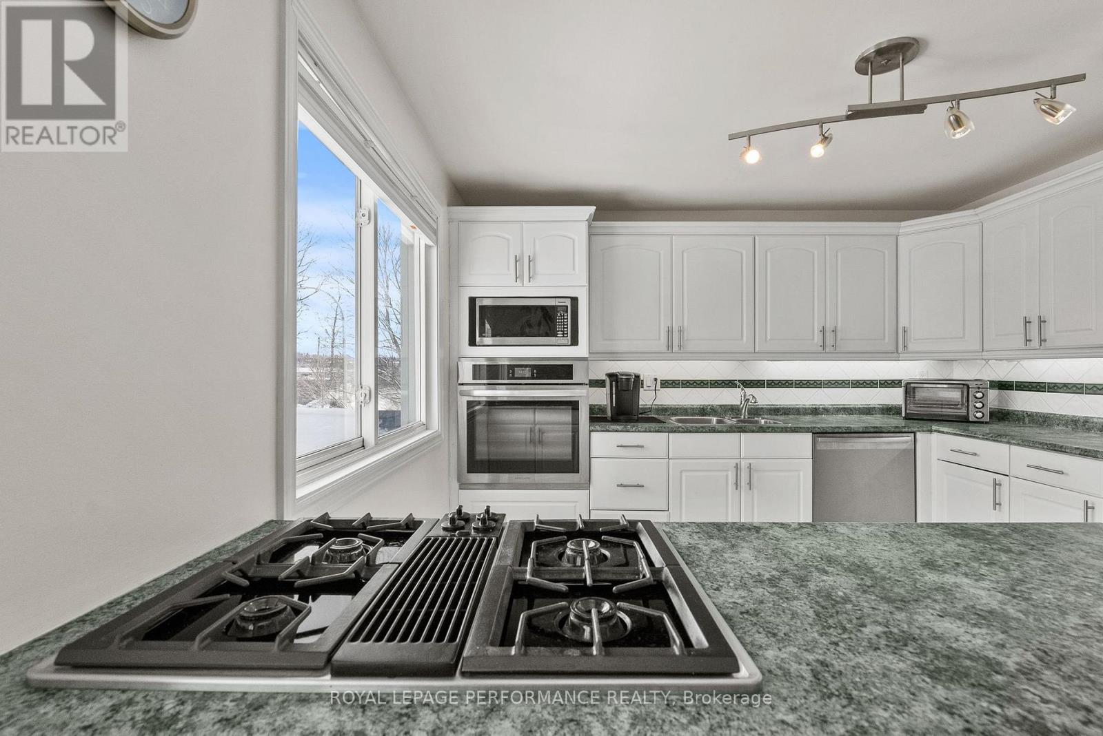 6919 Du Bois Avenue, Ottawa, Ontario  K1C 5L3 - Photo 11 - X12902536