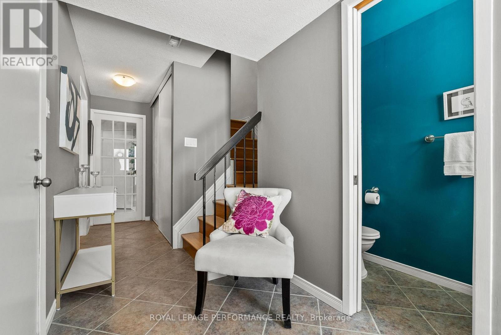 6919 Du Bois Avenue, Ottawa, Ontario  K1C 5L3 - Photo 4 - X12902536