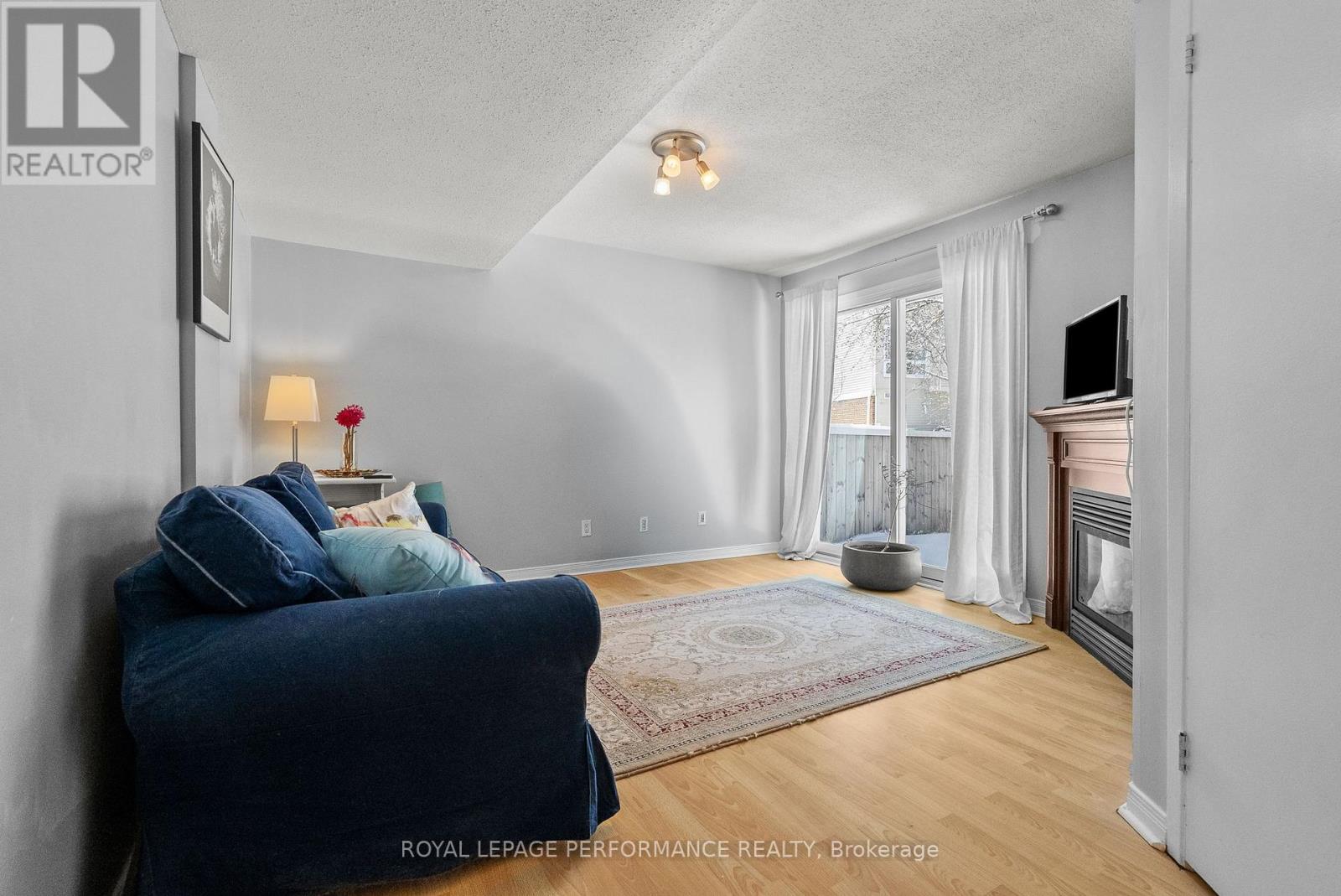 6919 Du Bois Avenue, Ottawa, Ontario  K1C 5L3 - Photo 5 - X12902536