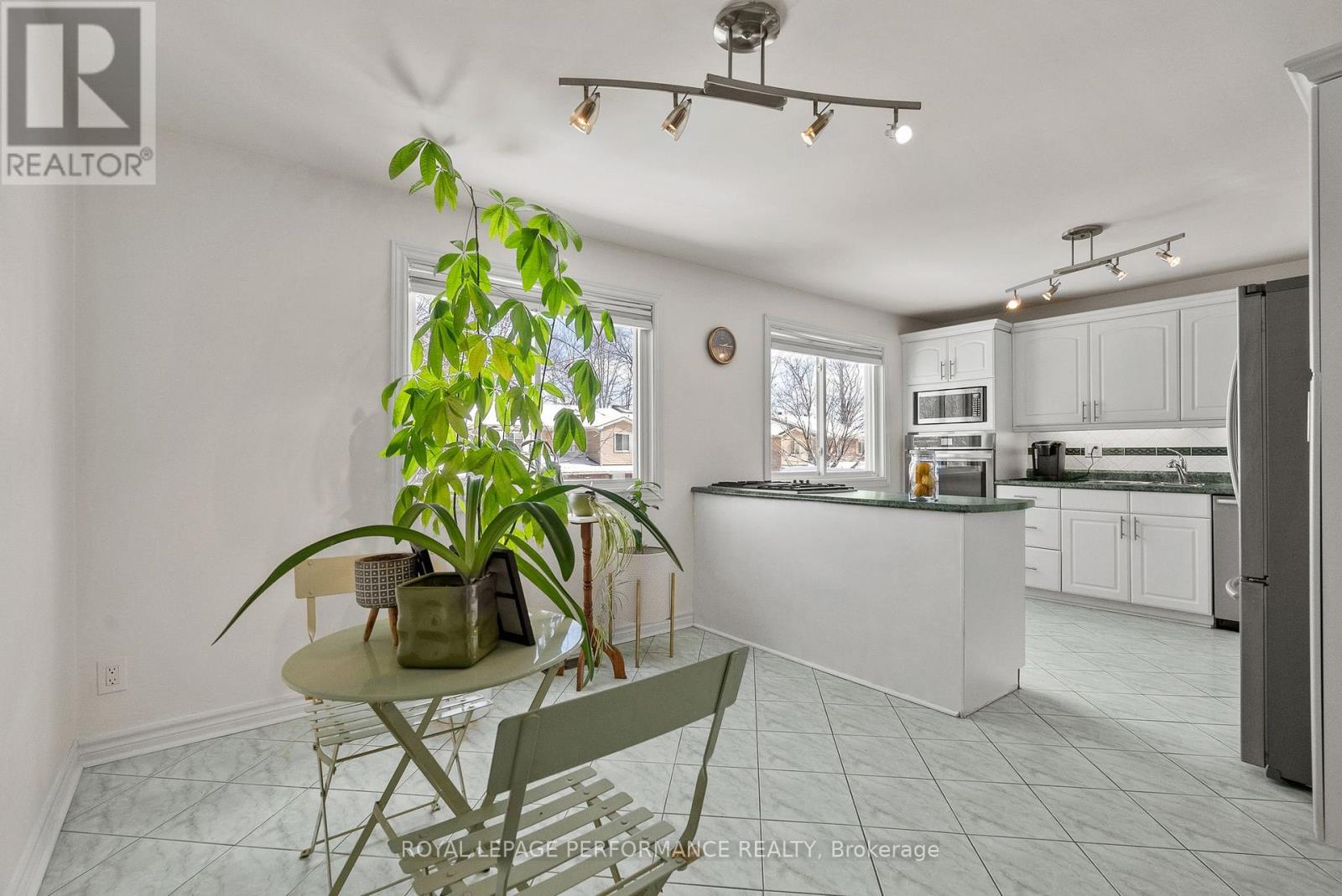 6919 Du Bois Avenue, Ottawa, Ontario  K1C 5L3 - Photo 9 - X12902536