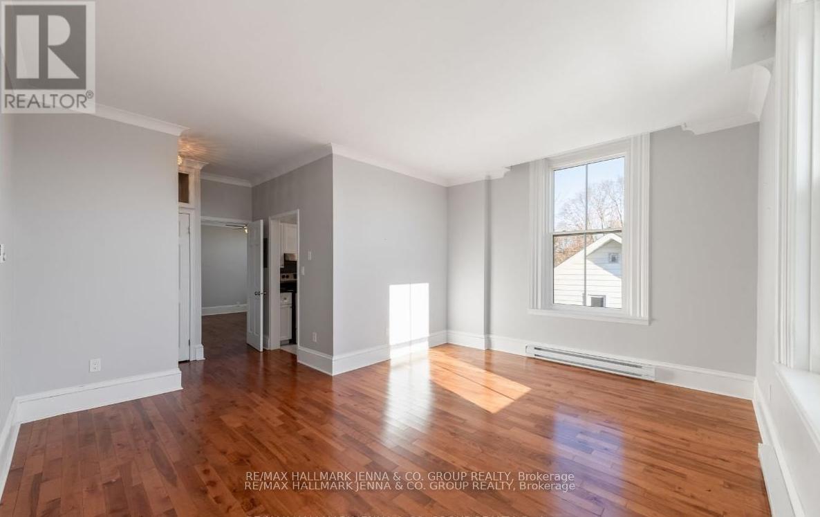 4 - 19 Isabella Street, Perth, Ontario  K7H 2W7 - Photo 4 - X12902540