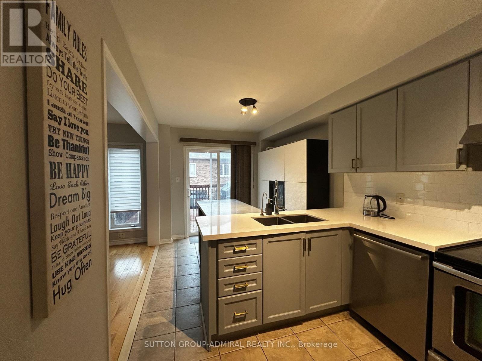 5 Quattro Avenue, Richmond Hill (Jefferson), Ontario  L4E 0S5 - Photo 7 - N12902504