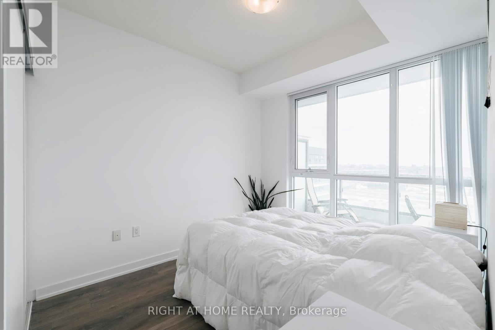 1607 - 38 Honeycrisp Crescent, Vaughan, Ontario L4K 0M8 - Photo 14 - N12902508