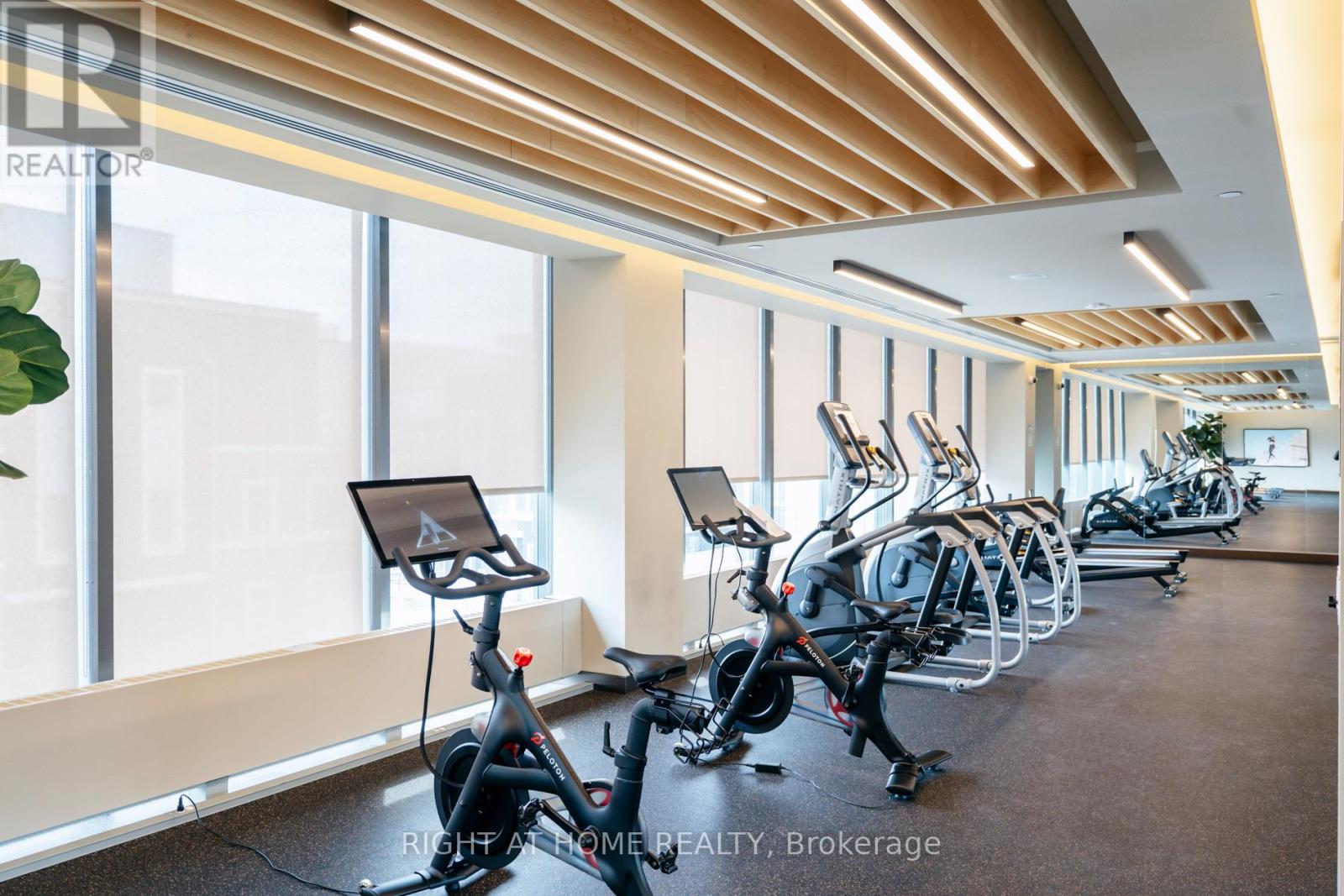 1607 - 38 Honeycrisp Crescent, Vaughan, Ontario L4K 0M8 - Photo 24 - N12902508