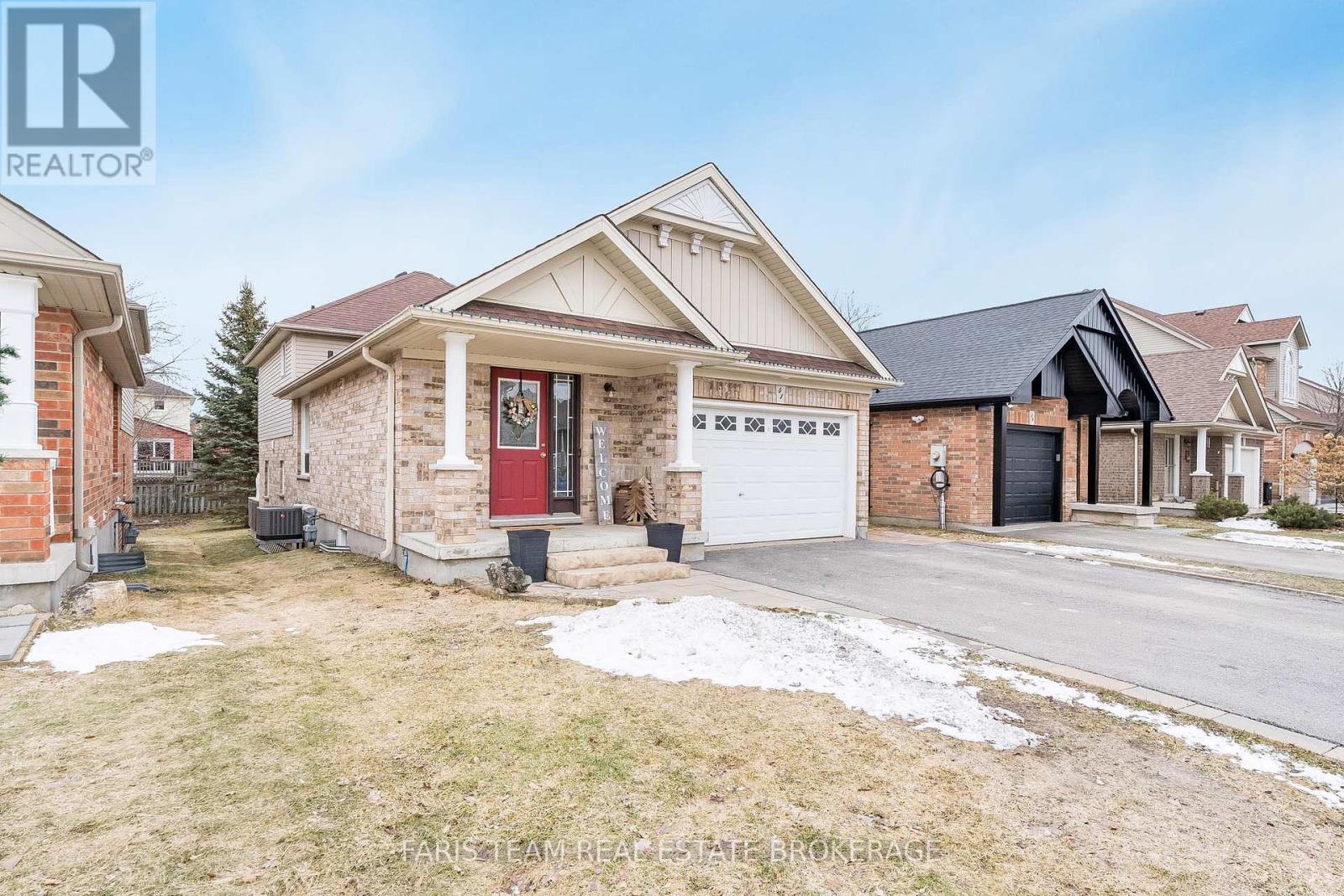 41 Wallace Street, New Tecumseth, Ontario  L9R 2G5 - Photo 4 - N12902556