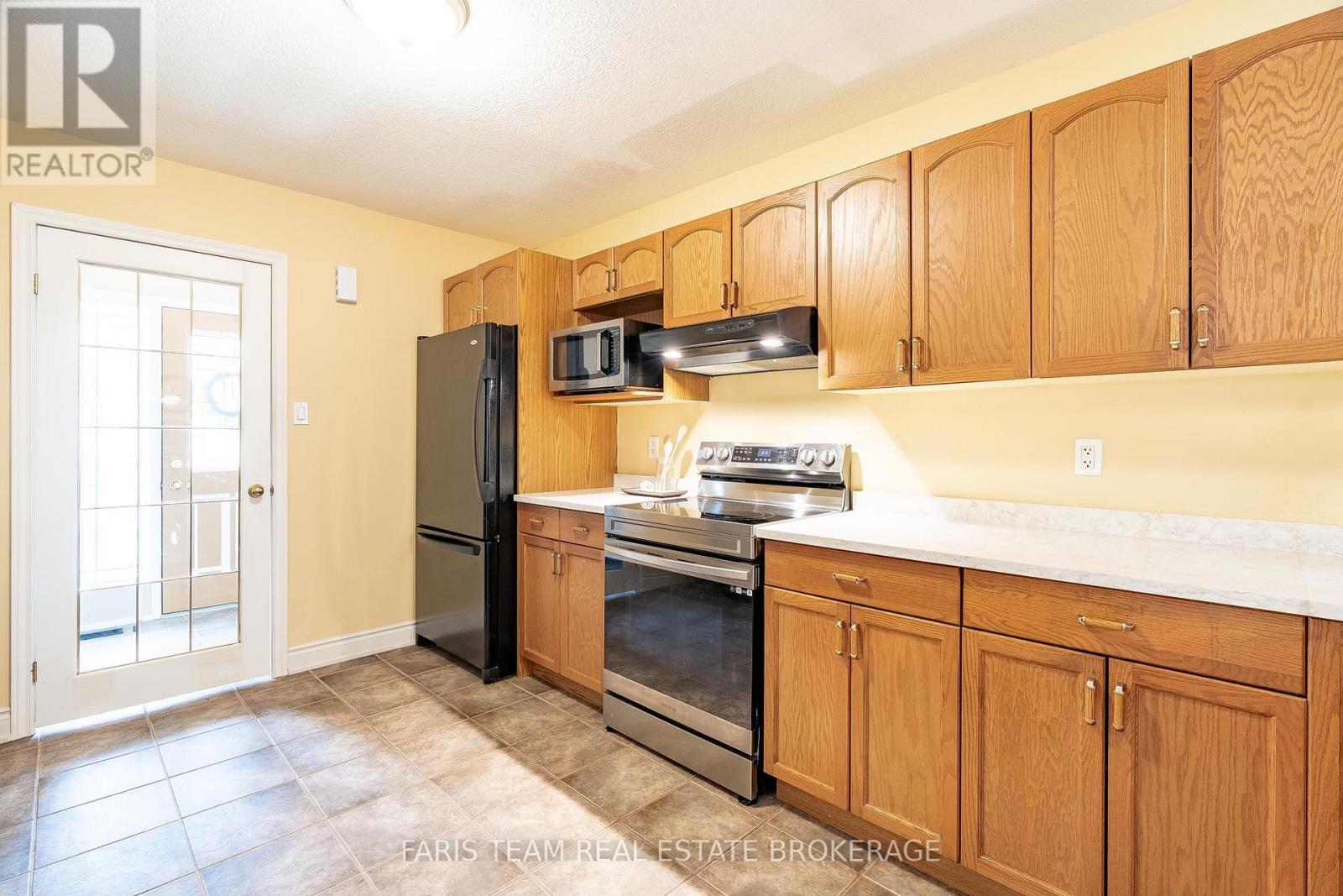 41 Wallace Street, New Tecumseth, Ontario  L9R 2G5 - Photo 9 - N12902556