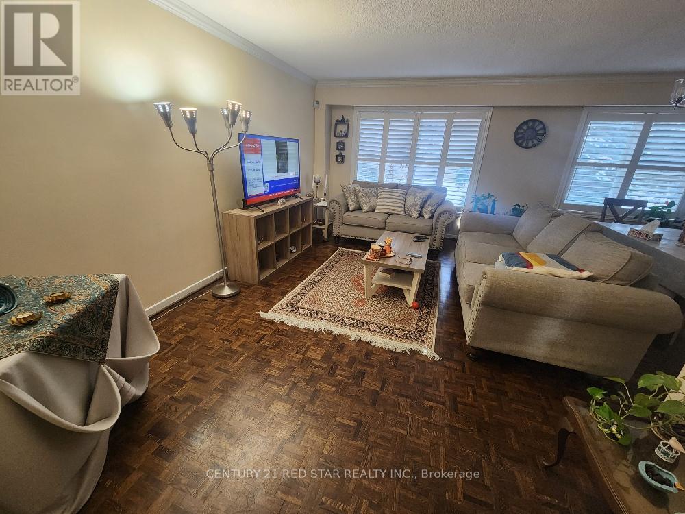 266 Simonston Boulevard, Markham, Ontario L3T 4T5 - Photo 2 - N12902596