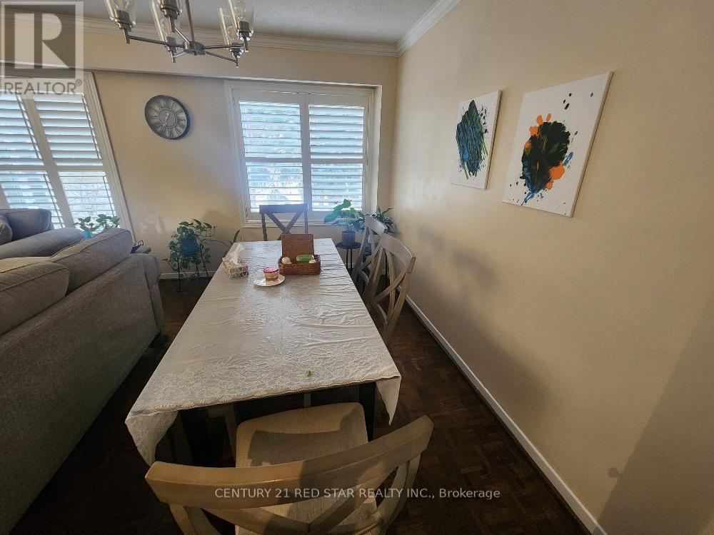 266 Simonston Boulevard, Markham, Ontario L3T 4T5 - Photo 3 - N12902596