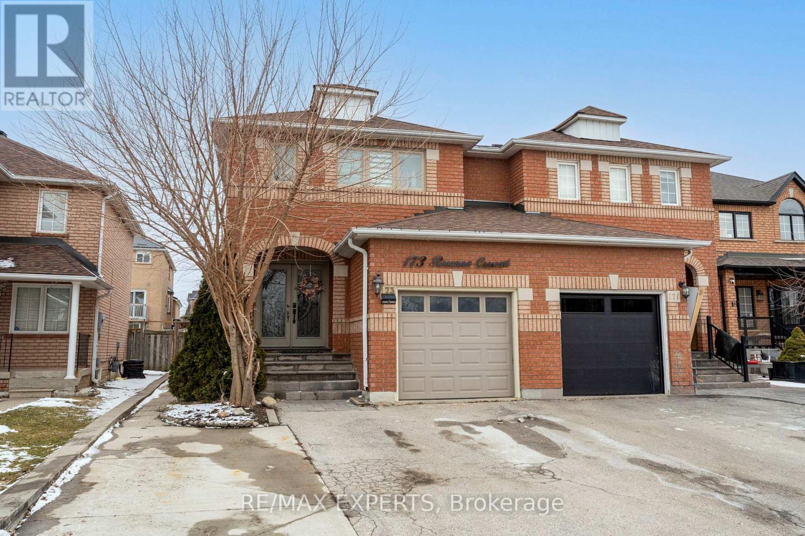 173 Rosanna Crescent, Vaughan, Ontario  L6A 2T4 - Photo 2 - N12902618