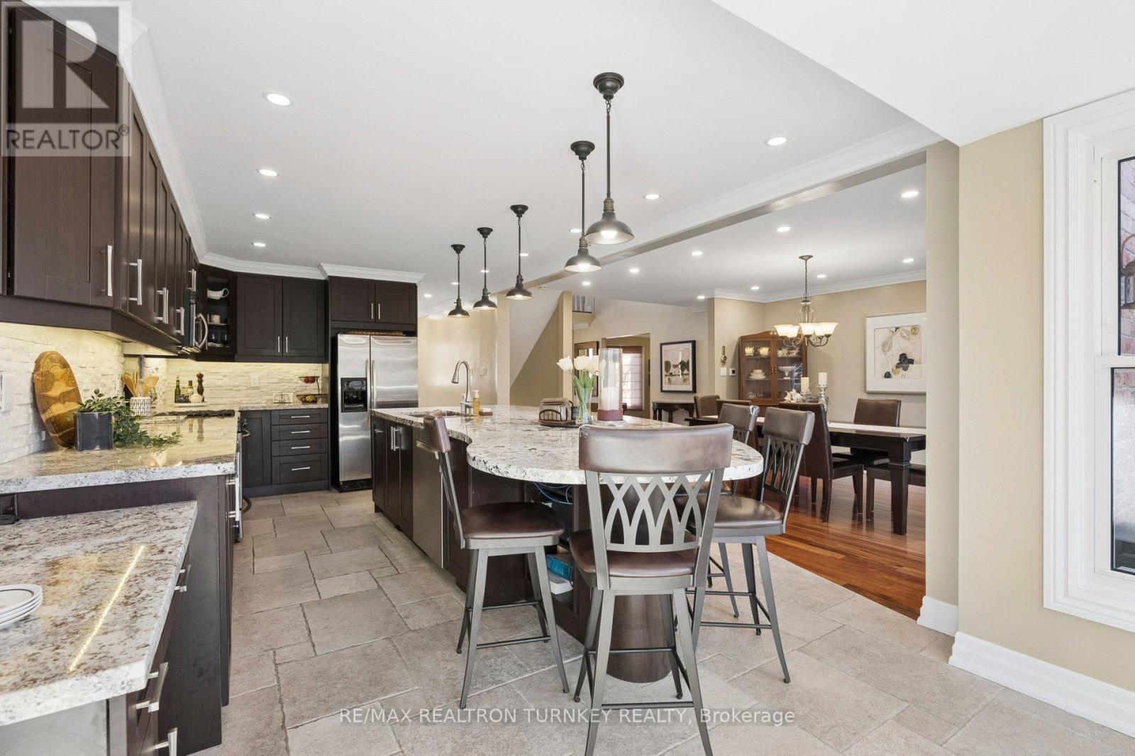 22 Trillium Drive, Aurora, Ontario  L4G 5X9 - Photo 12 - N12871372