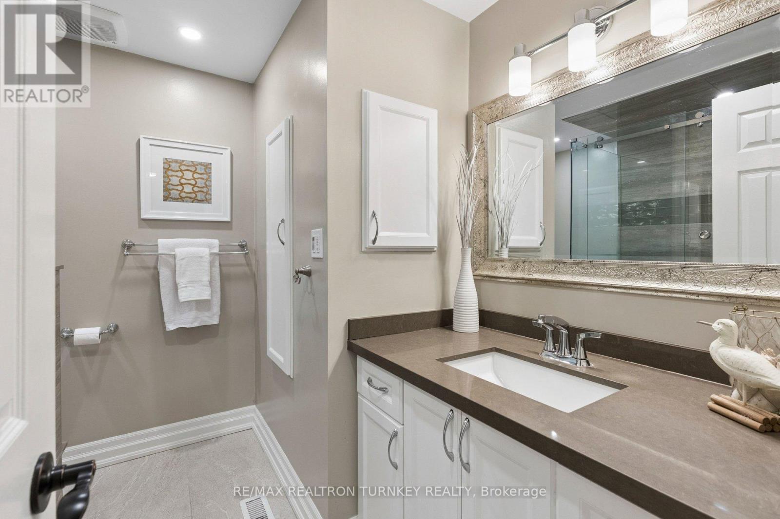 22 Trillium Drive, Aurora, Ontario  L4G 5X9 - Photo 26 - N12871372