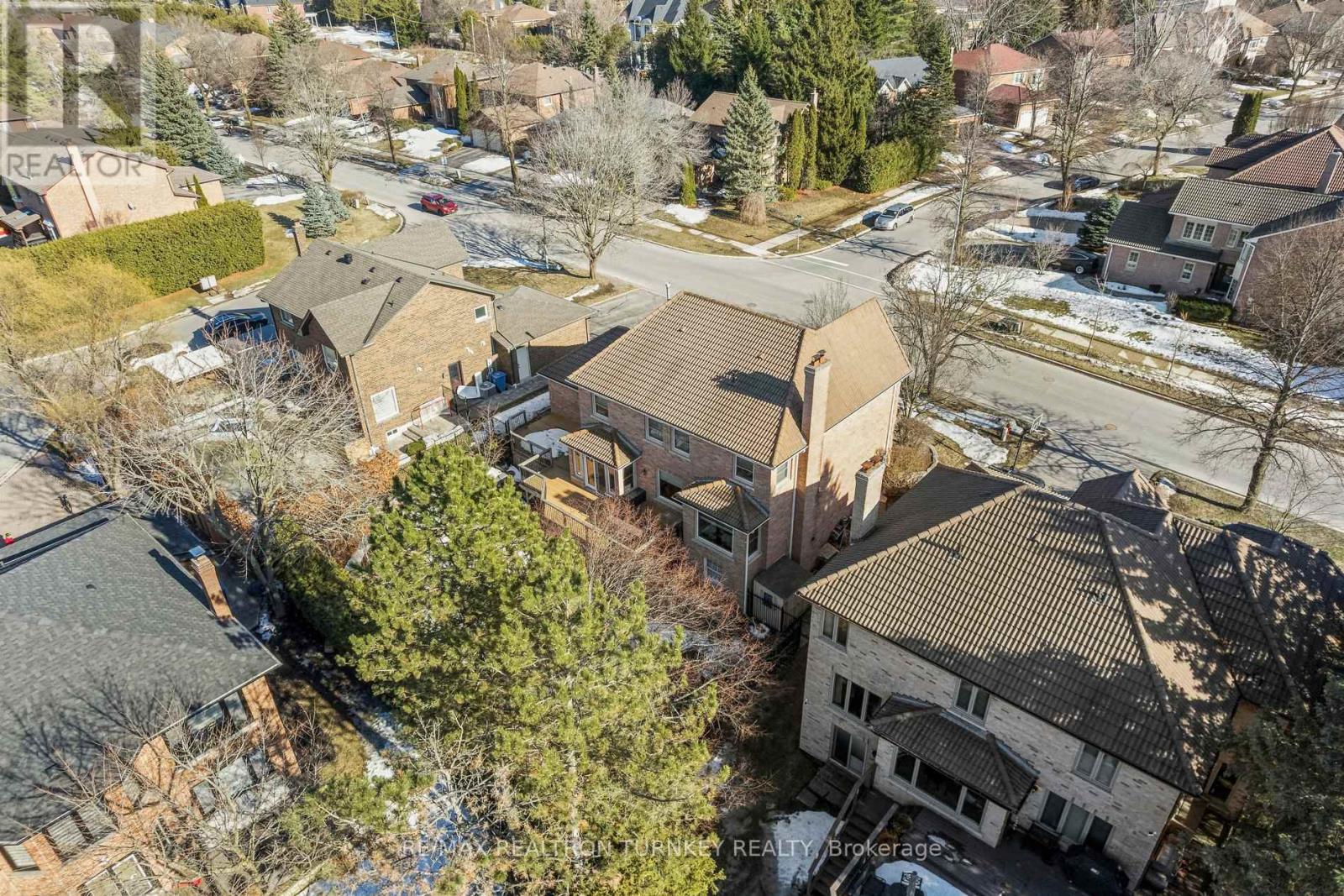 22 Trillium Drive, Aurora, Ontario  L4G 5X9 - Photo 35 - N12871372