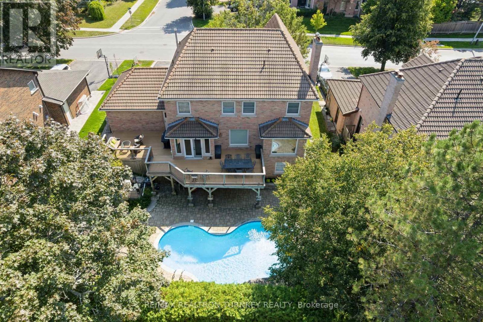 22 Trillium Drive, Aurora, Ontario  L4G 5X9 - Photo 4 - N12871372