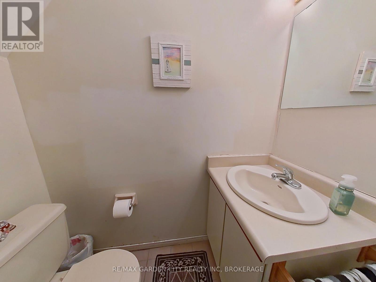 19 - 1155 Paramount Drive, Hamilton, Ontario  L8J 2N3 - Photo 10 - X12902512