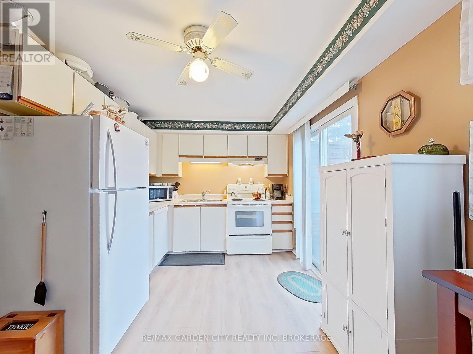 19 - 1155 Paramount Drive, Hamilton, Ontario  L8J 2N3 - Photo 25 - X12902512