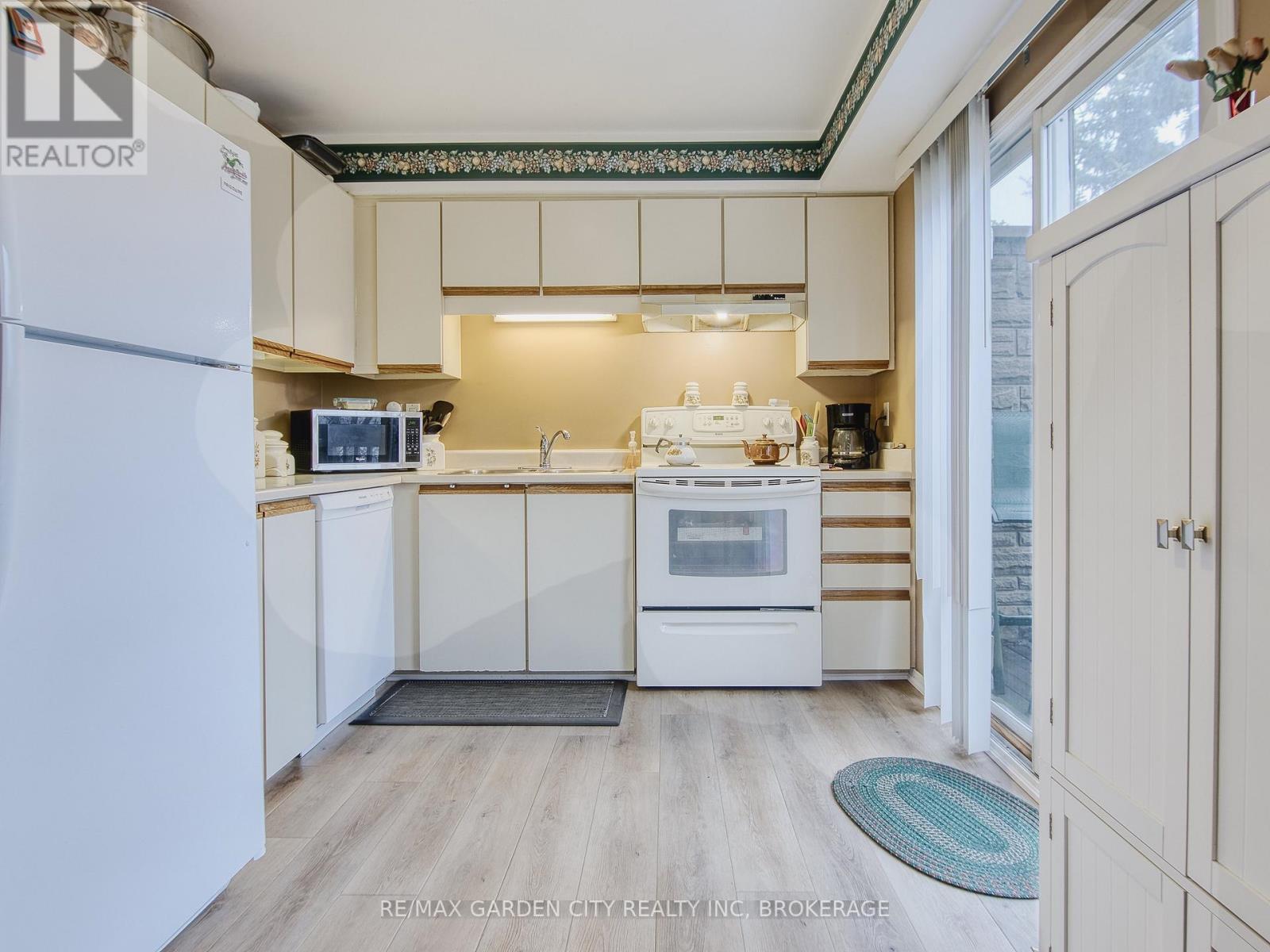 19 - 1155 Paramount Drive, Hamilton, Ontario  L8J 2N3 - Photo 26 - X12902512