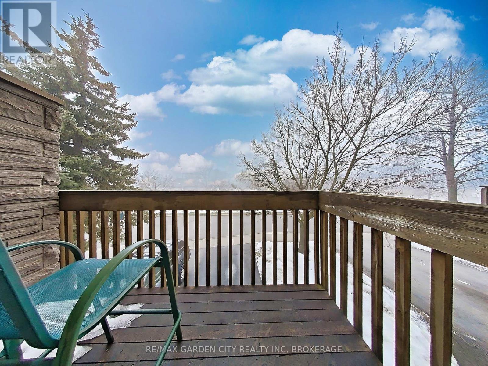 19 - 1155 Paramount Drive, Hamilton, Ontario  L8J 2N3 - Photo 27 - X12902512