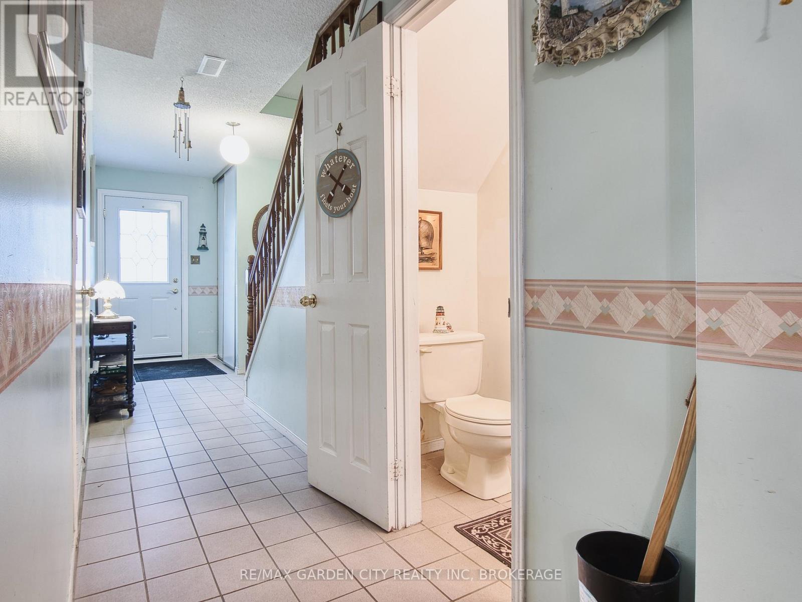 19 - 1155 Paramount Drive, Hamilton, Ontario  L8J 2N3 - Photo 9 - X12902512