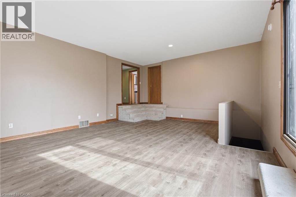 211 Canborough Street, Smithville, Ontario  L0R 2A0 - Photo 38 - 40813247