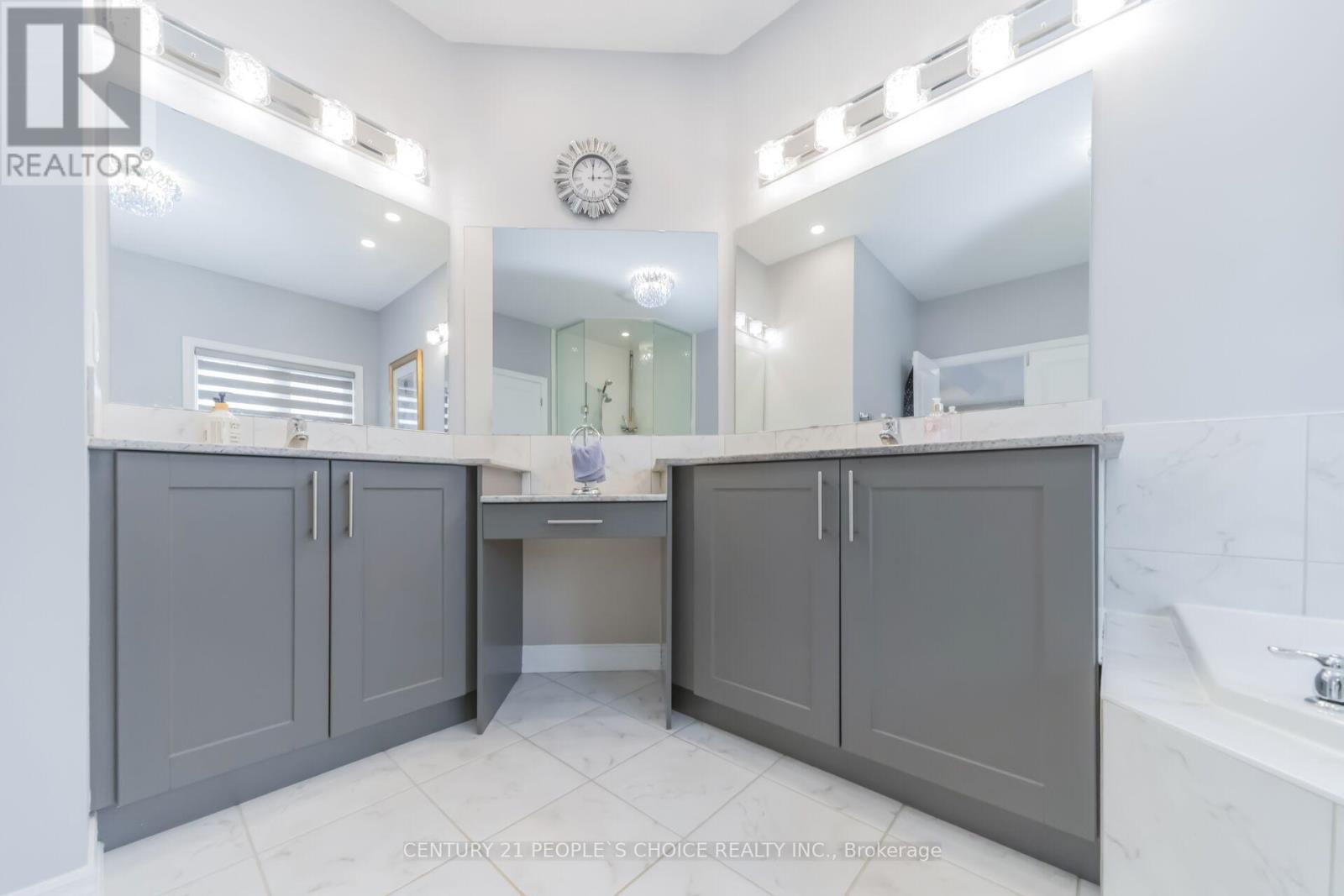 28 Truro Circle, Brampton, Ontario  L7A 4E5 - Photo 27 - W12902532