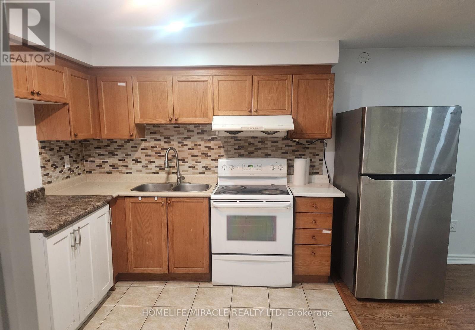 Basement - 59 Rollingwood Drive, Brampton, Ontario  L6Y 5R1 - Photo 3 - W12902534