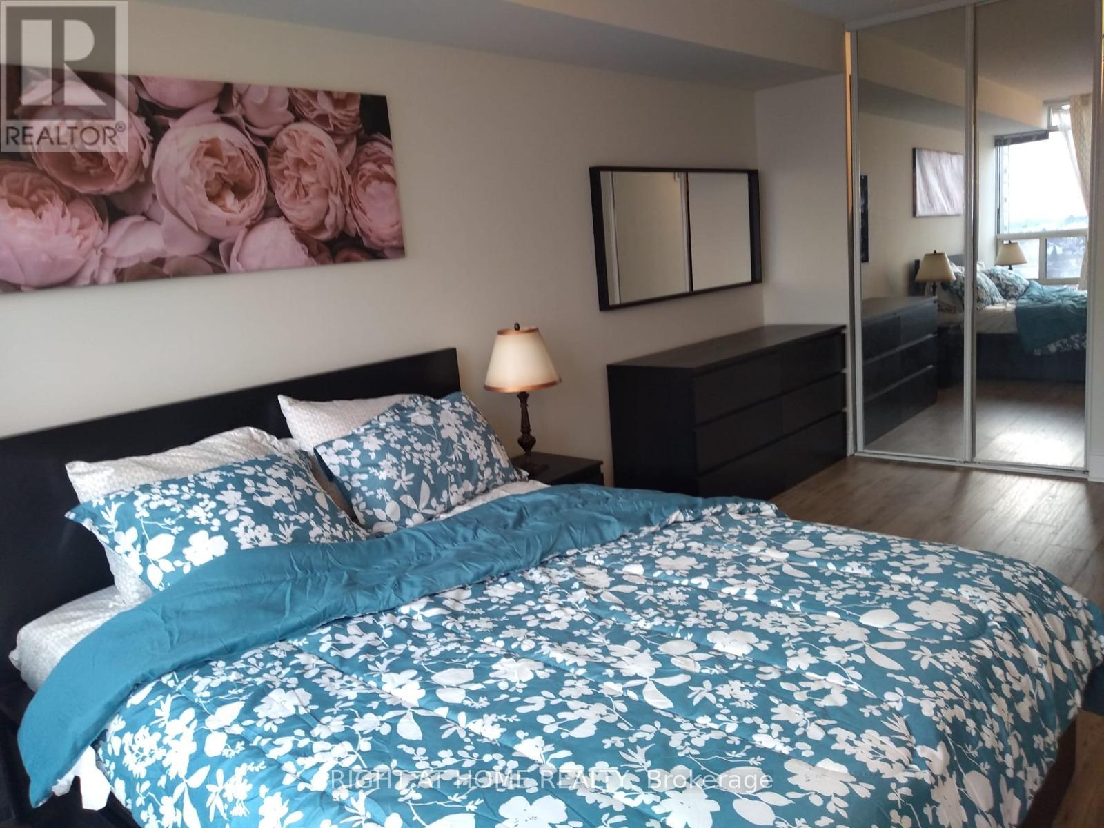 1010 - 330 Rathburn Road W, Mississauga, Ontario  L5B 3Y2 - Photo 10 - W12902542