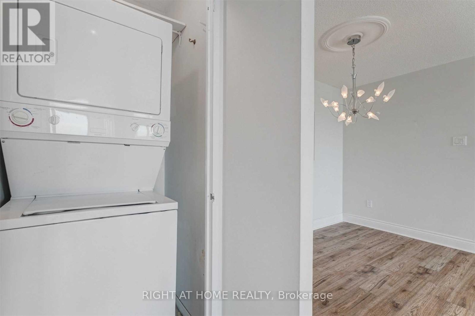 1010 - 330 Rathburn Road W, Mississauga, Ontario  L5B 3Y2 - Photo 13 - W12902542