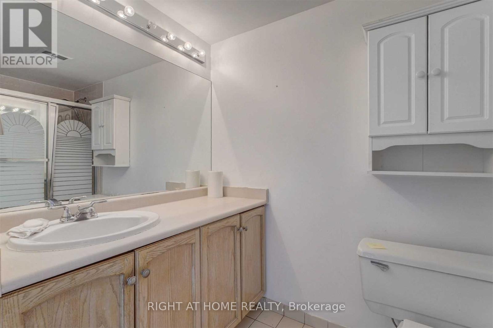 1010 - 330 Rathburn Road W, Mississauga, Ontario  L5B 3Y2 - Photo 24 - W12902542