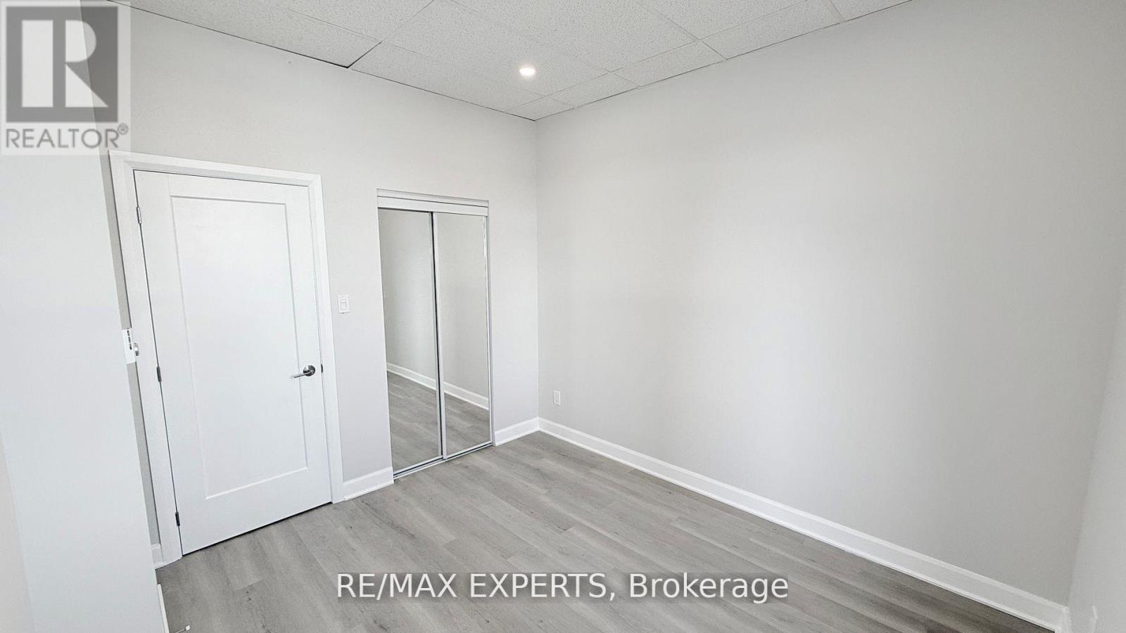 404 - 8 Main Street S, Brampton, Ontario  L6W 2C3 - Photo 11 - W12902584