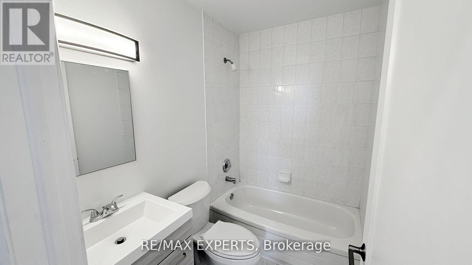 404 - 8 Main Street S, Brampton, Ontario  L6W 2C3 - Photo 12 - W12902584