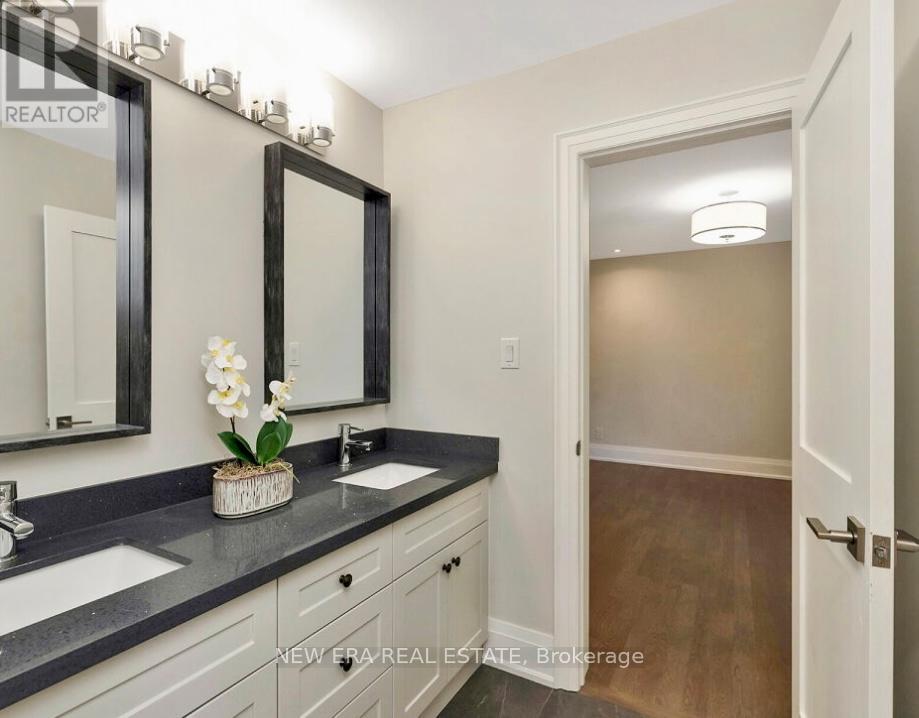 2068 Mississauga Road, Mississauga, Ontario  L5H 2K6 - Photo 28 - W12902600