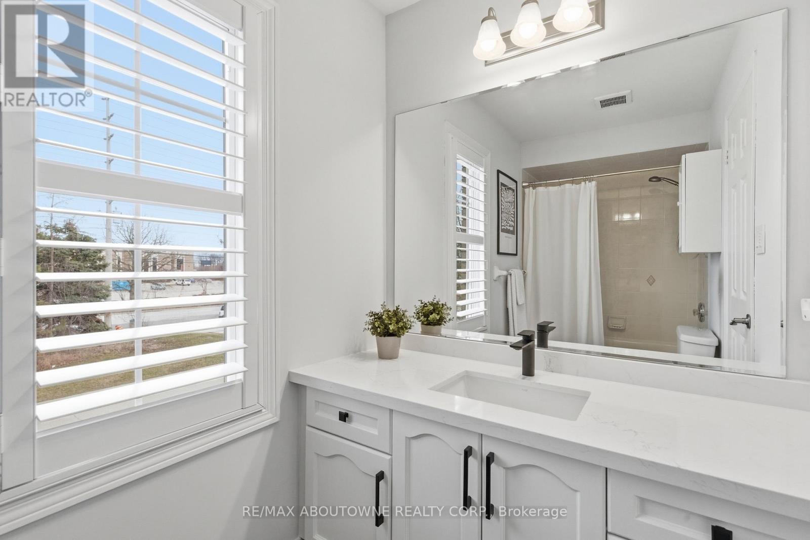 5655 Adele Road, Burlington, Ontario  L7L 6X2 - Photo 32 - W12902604