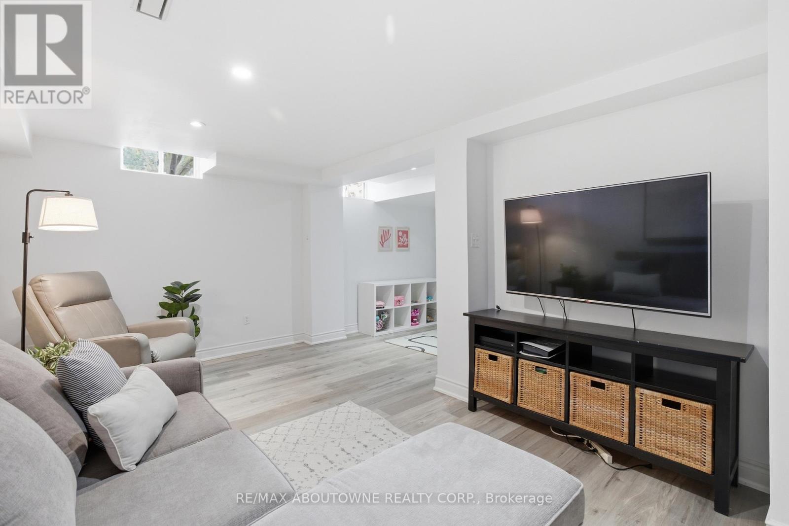 5655 Adele Road, Burlington, Ontario  L7L 6X2 - Photo 36 - W12902604