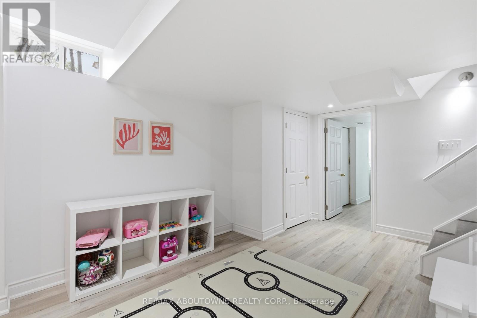 5655 Adele Road, Burlington, Ontario  L7L 6X2 - Photo 37 - W12902604