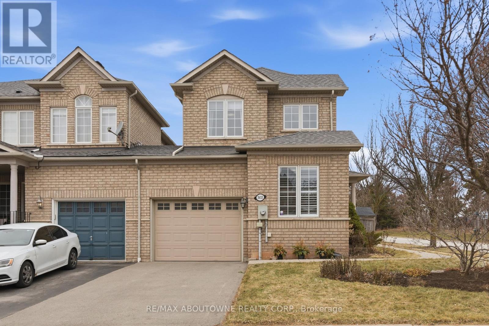 5655 Adele Road, Burlington, Ontario  L7L 6X2 - Photo 4 - W12902604