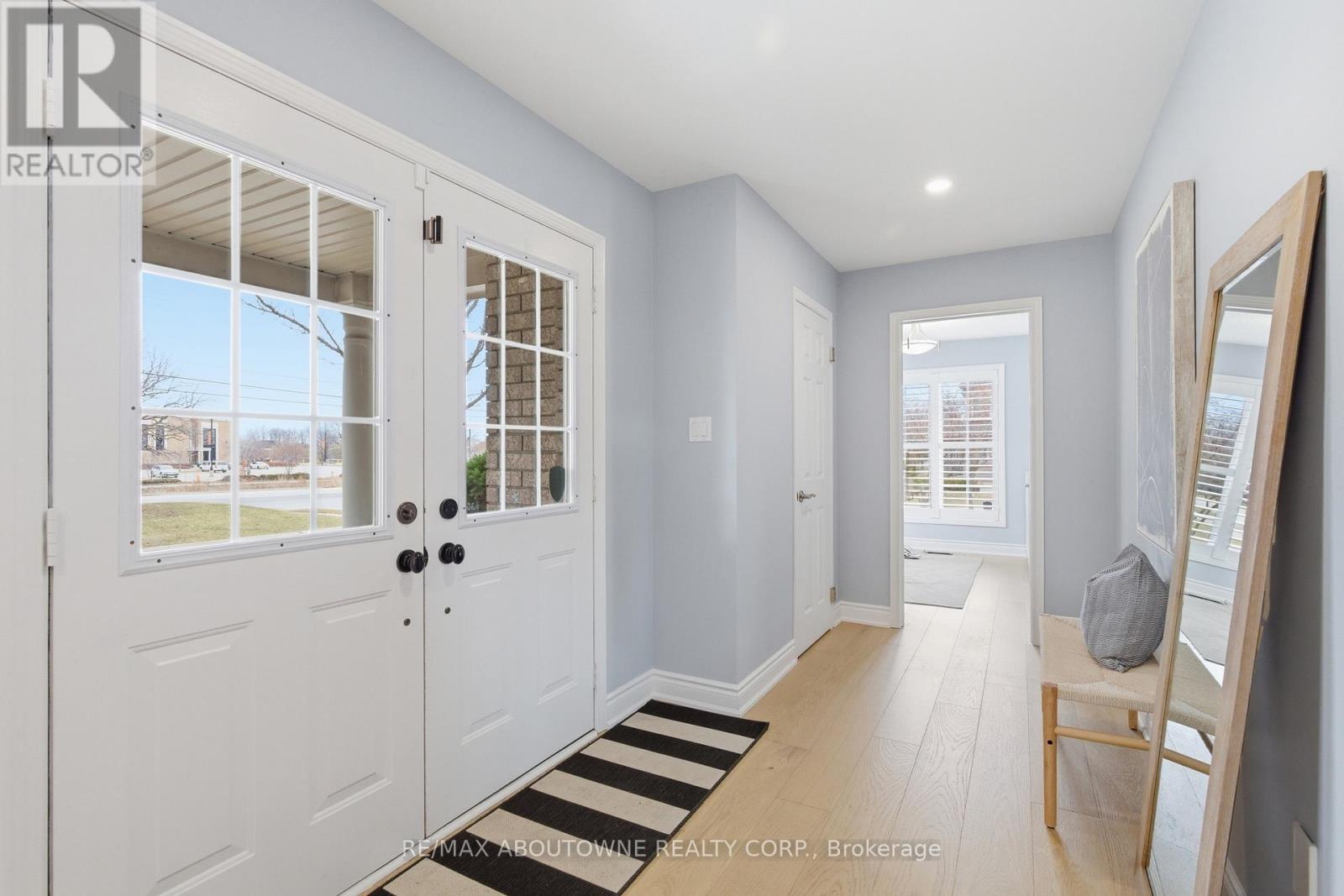 5655 Adele Road, Burlington, Ontario  L7L 6X2 - Photo 6 - W12902604