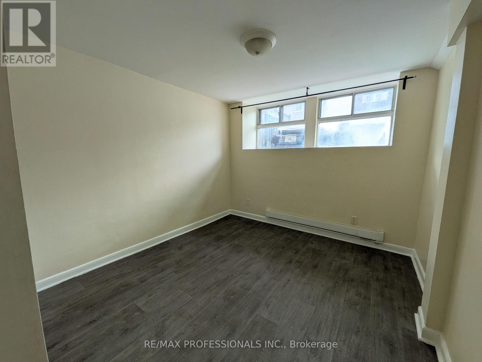 Lower 6 - 53 Maria Street, Toronto, Ontario  M6P 1W1 - Photo 6 - W12902622