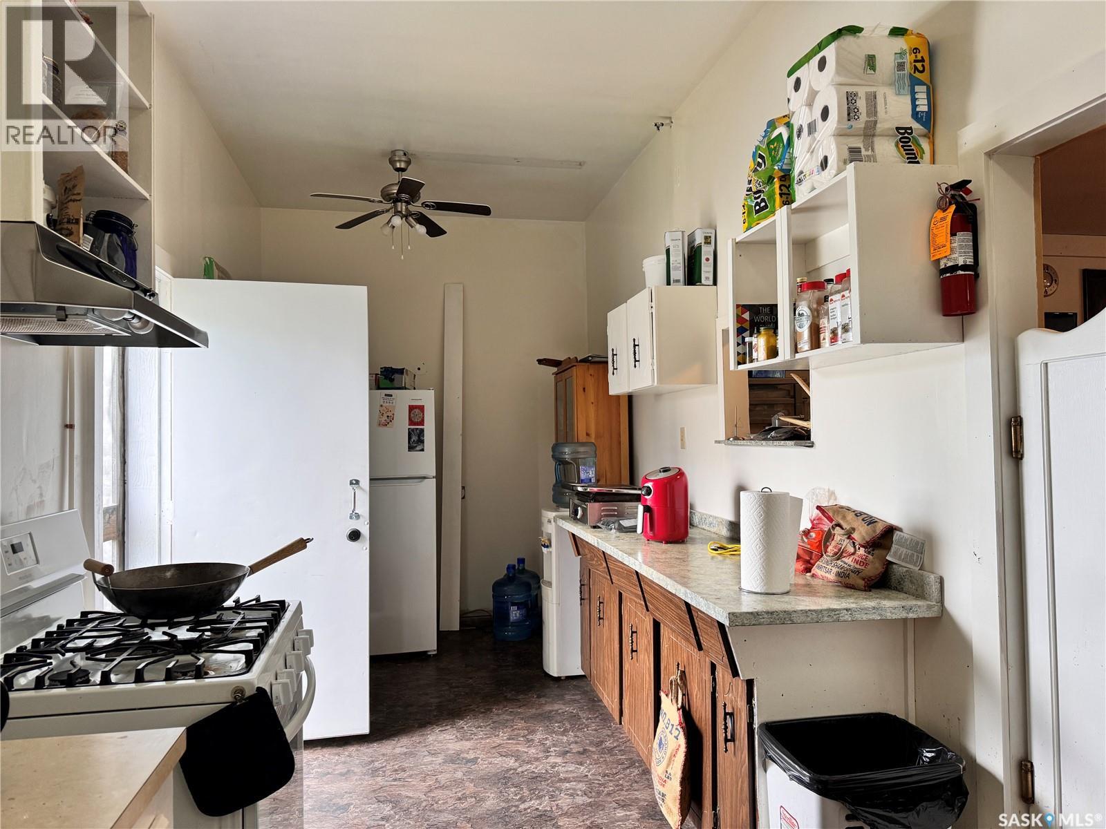 205-207 Main Street, Lintlaw, Saskatchewan  S0A 2H0 - Photo 3 - SK016026