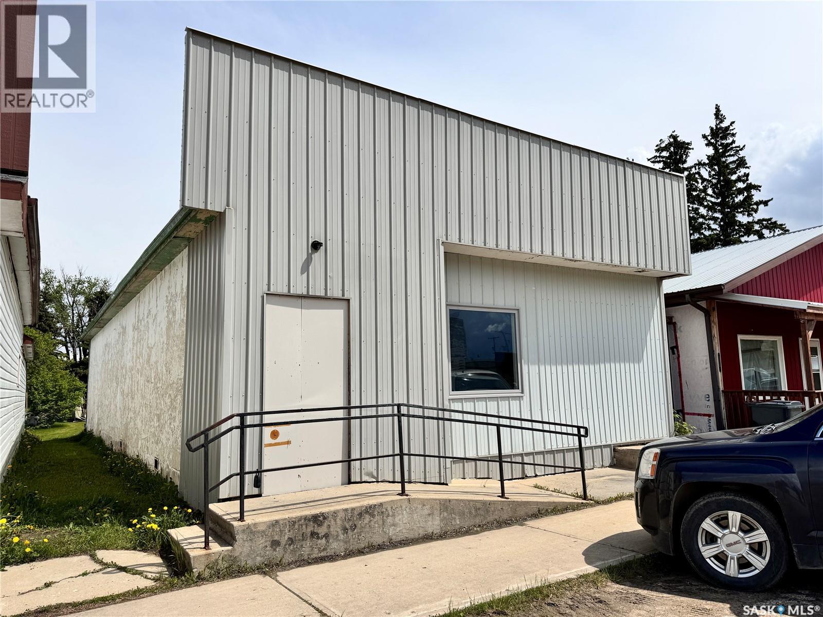 205-207 Main Street, Lintlaw, Saskatchewan  S0A 2H0 - Photo 16 - SK016026