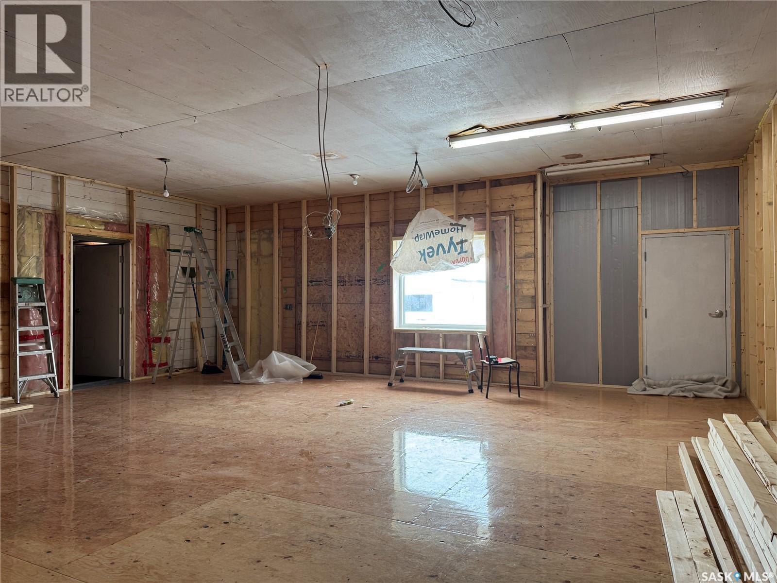 205-207 Main Street, Lintlaw, Saskatchewan  S0A 2H0 - Photo 17 - SK016026