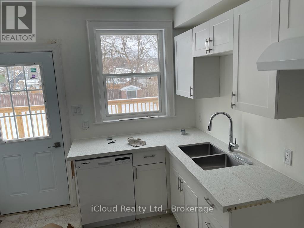 114-116 Mcgill Street, Quinte West, Ontario  K8V 3K1 - Photo 3 - X12902522