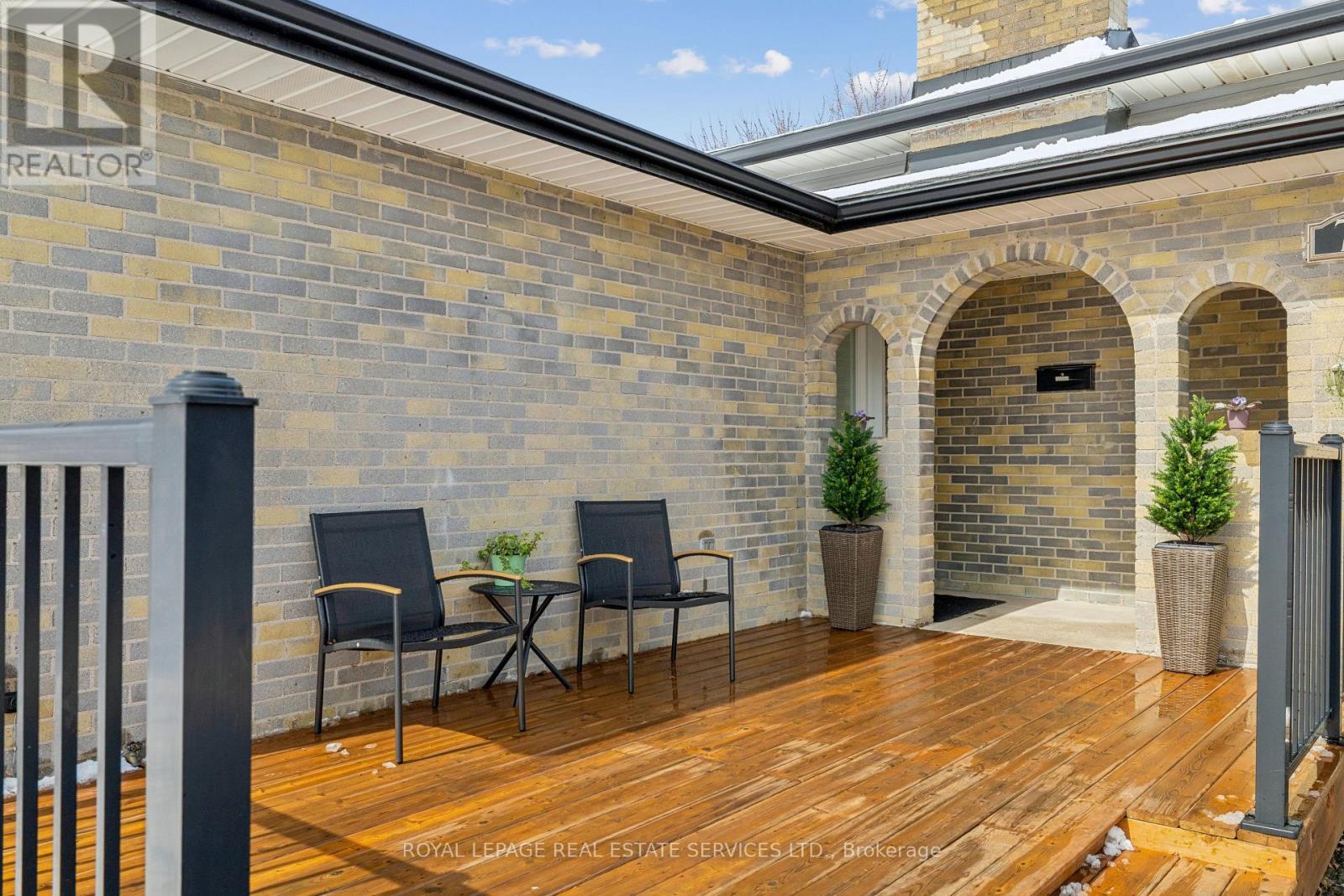 76 Endicott Terrace, Welland, Ontario  L3C 5R8 - Photo 3 - X12902602