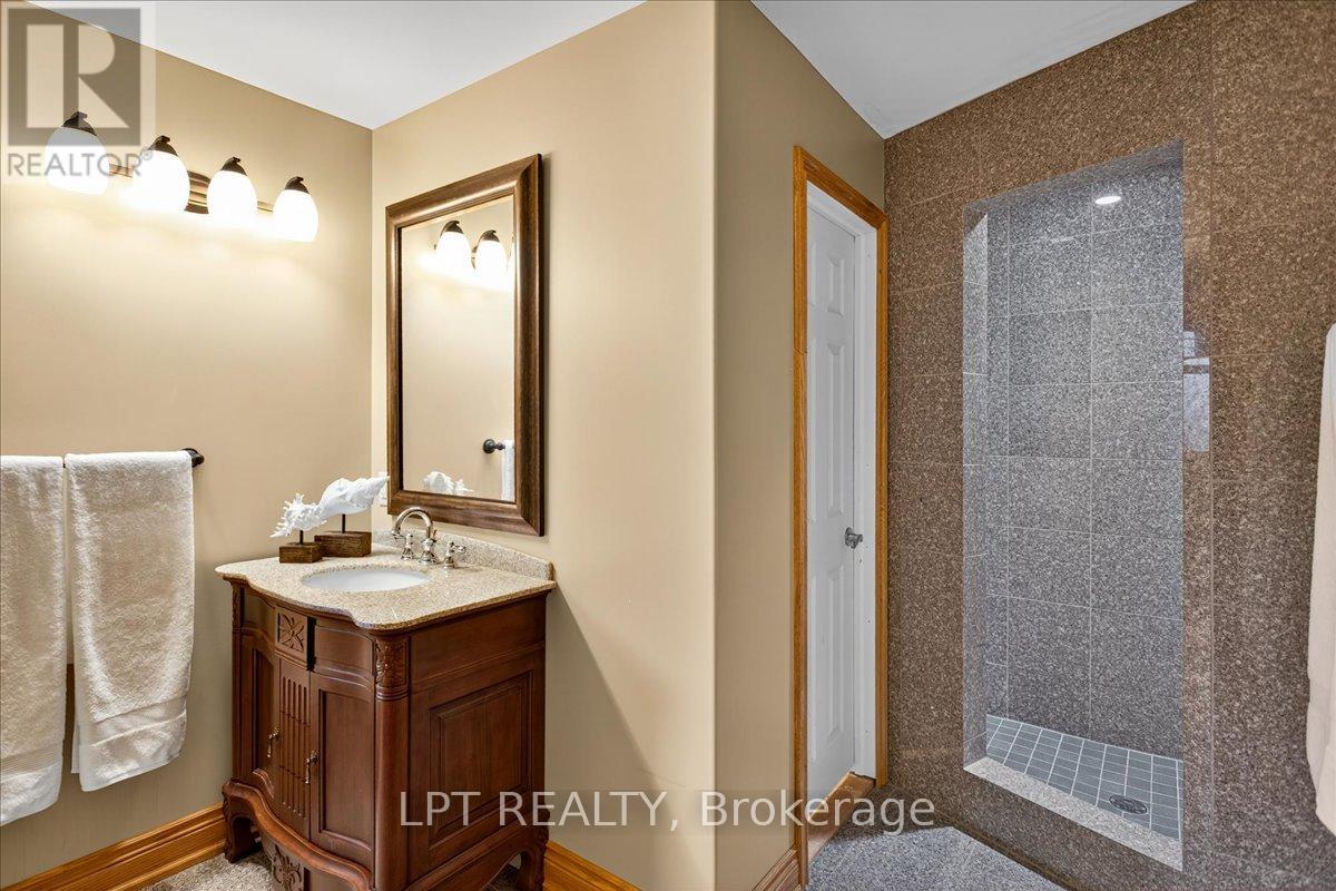 192 Sunset Boulevard, Blue Mountains, Ontario  N0H 2P0 - Photo 19 - X12902614