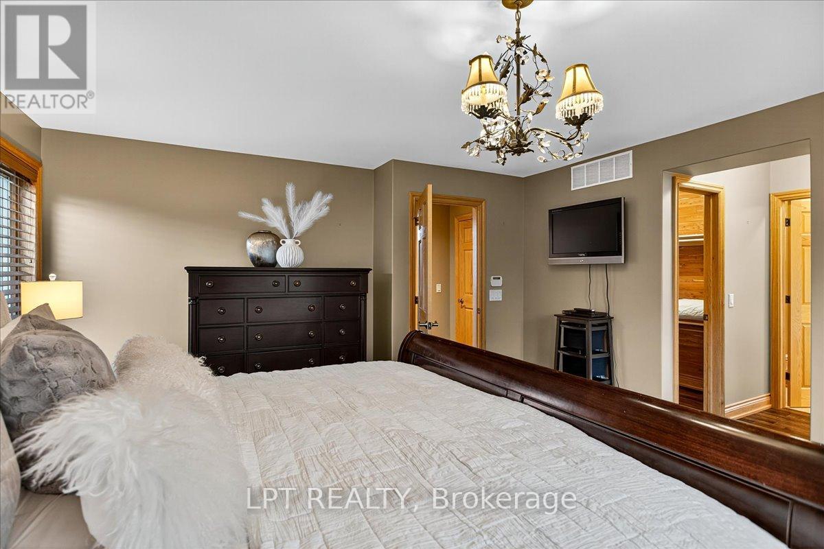 192 Sunset Boulevard, Blue Mountains, Ontario  N0H 2P0 - Photo 31 - X12902614