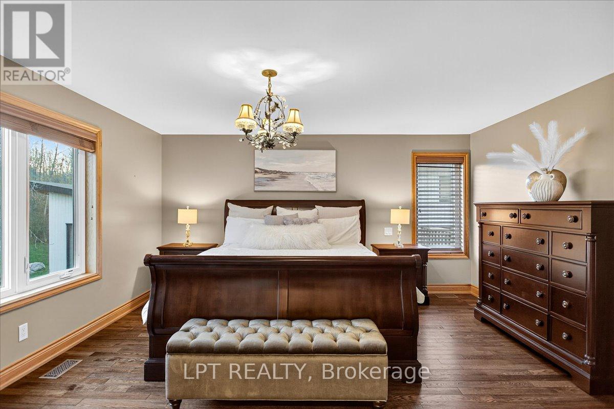 192 Sunset Boulevard, Blue Mountains, Ontario  N0H 2P0 - Photo 32 - X12902614