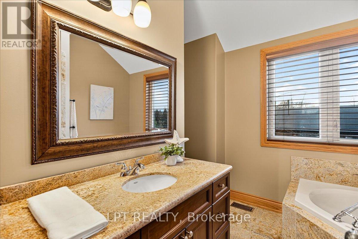 192 Sunset Boulevard, Blue Mountains, Ontario  N0H 2P0 - Photo 43 - X12902614